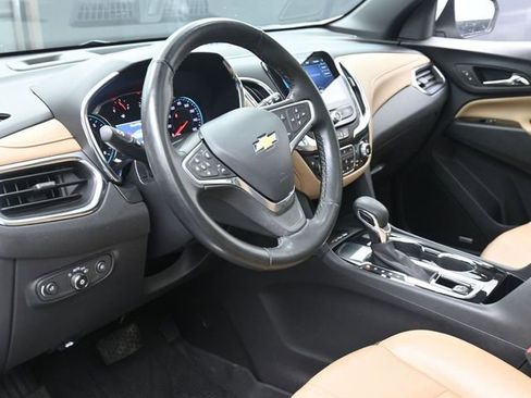 Used 2023 Chevrolet Equinox Premier image 14