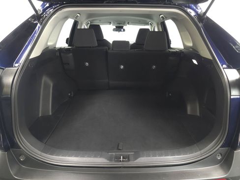Used 2025 Toyota RAV4 XLE AWD/4WD image 10