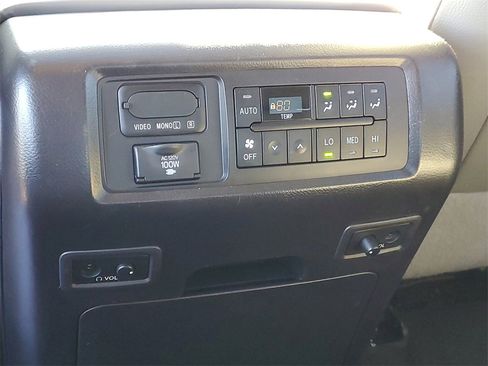 Used 2020 Toyota Sequoia Platinum image 15