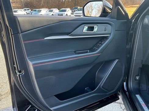 Used 2025 Ford Explorer ST-Line w/ ST-Line Street Pack image 23