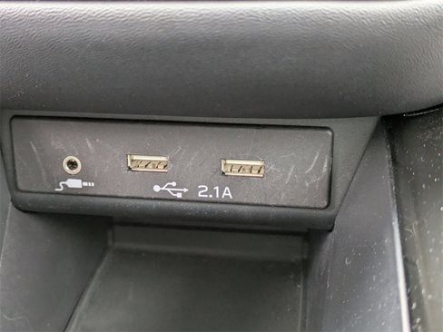 Used 2022 Subaru Outback Premium image 17