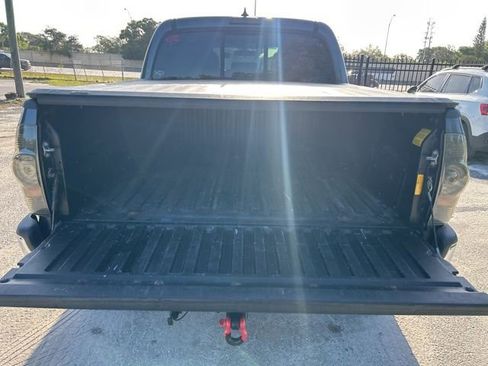 Used 2015 Toyota Tacoma PreRunner w/ SR5 Package image 7