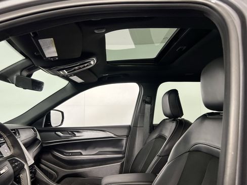 Certified 2025 Jeep Grand Cherokee L Altitude image 20