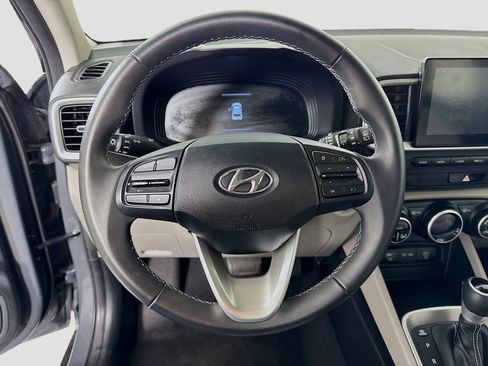 Used 2024 Hyundai Venue SEL image 11