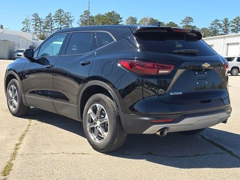 Used 2024 Chevrolet Blazer LT image 3