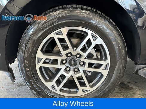 Used 2025 Ford Expedition Max Active AWD/4WD image 12