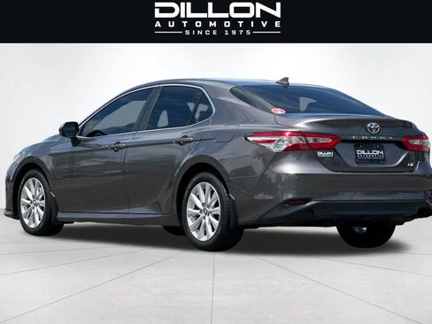 Used 2019 Toyota Camry LE FWD image 6