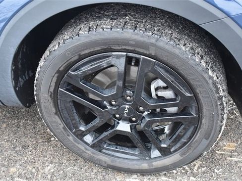 Used 2023 Kia Telluride EX X-Line image 12