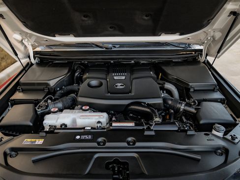 Used 2025 Lexus GX 550 image 99