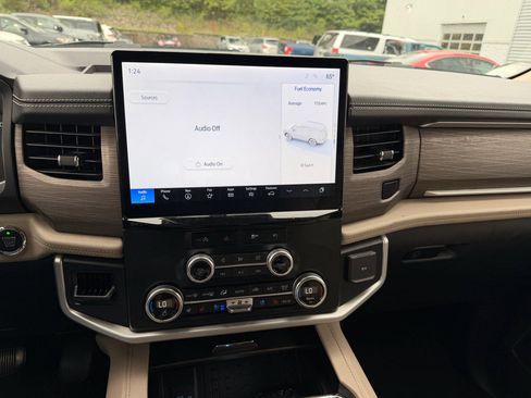 Used 2024 Ford Expedition Max Limited AWD/4WD image 11