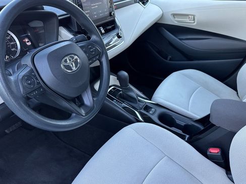 Used 2022 Toyota Corolla LE image 9