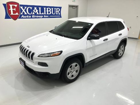 Used 2017 Jeep Cherokee Sport w/ Trailer Tow Group AWD/4WD image 38