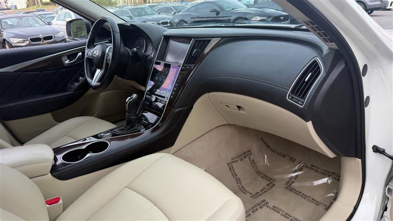Used 2018 INFINITI Q50 Luxe w/ Essential Package (3.0T Luxe) RWD image 5