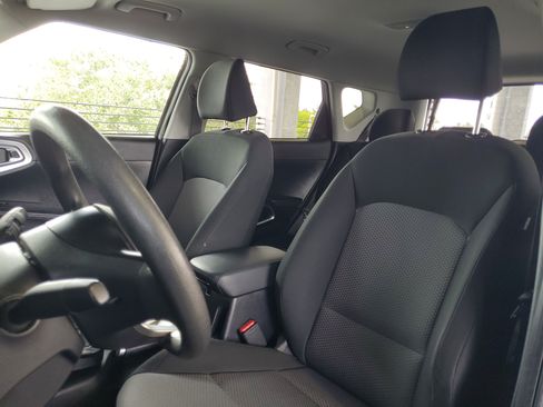Used 2024 Kia Soul LX w/ Option Group 015 FWD image 18