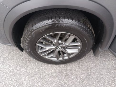 Used 2025 Nissan Rogue S FWD image 31