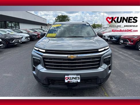 Used 2024 Chevrolet Traverse LT AWD/4WD image 14