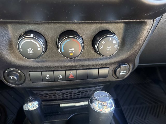 Used 2017 Jeep Wrangler Sport w/ Quick Order Package 24S AWD/4WD image 19