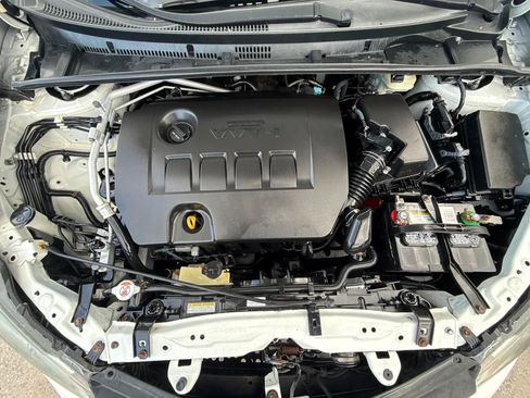 Used 2017 Toyota Corolla LE FWD image 18