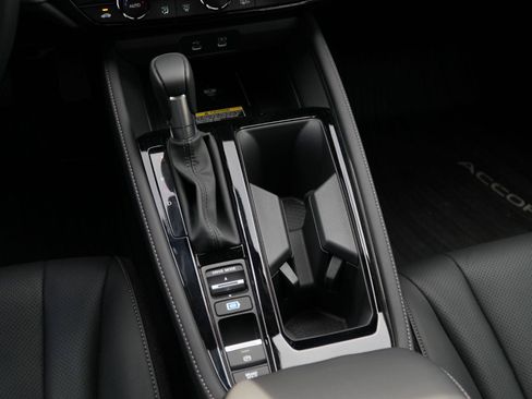 Used 2025 Honda Accord Touring image 28