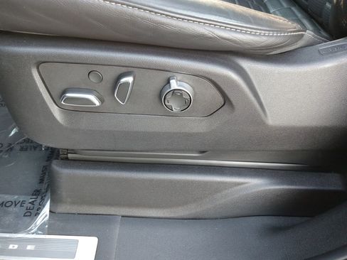 Used 2023 Cadillac Escalade Sport Platinum w/ LPO, ONYX Package image 21