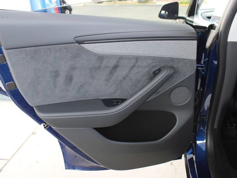 Used 2026 Tesla Model Y Long Range AWD/4WD image 41