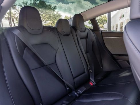 Used 2025 Tesla Model 3 Long Range RWD image 22