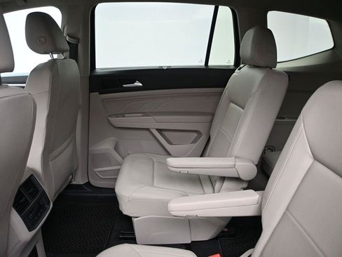 Used 2021 Volkswagen Atlas SE w/ Towing Package AWD/4WD image 9