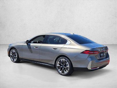 New 2026 BMW 530i RWD image 9