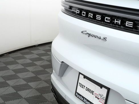 New 2026 Porsche Cayenne S image 38