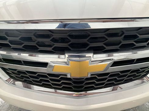 Used 2020 Chevrolet Suburban LT RWD image 32