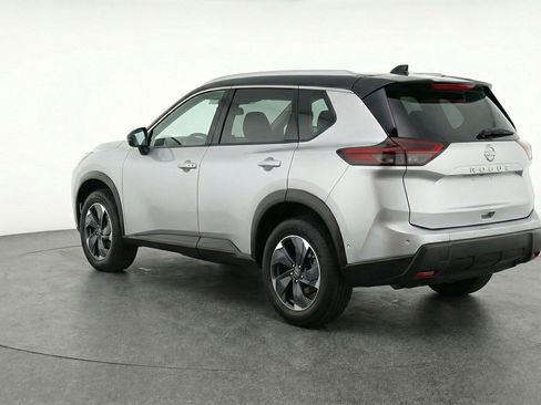Used 2025 Nissan Rogue SV image 6