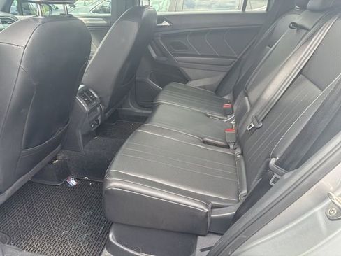 Used 2022 Volkswagen Tiguan SE R-Line image 13