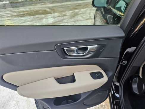 Certified 2026 Volvo XC60 B5 Core w/ Protection Package Premier image 16