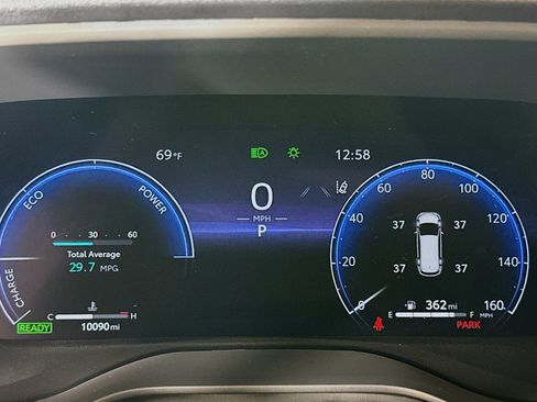 Used 2025 Toyota Sienna Platinum FWD image 13