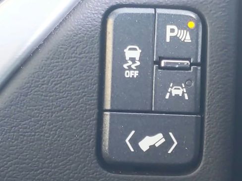 Used 2018 GMC Yukon SLT AWD/4WD image 27