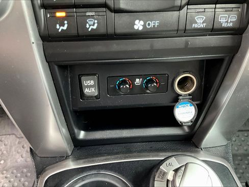 Used 2016 Toyota 4Runner Limited image 18