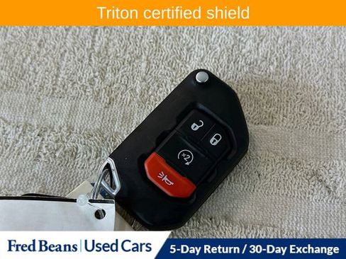 Used 2022 Jeep Gladiator Overland image 28