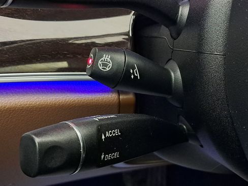 Used 2018 Mercedes-Benz E 400 4MATIC Sedan image 12