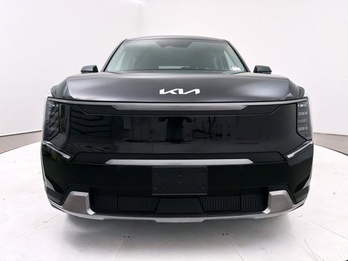 Used 2024 Kia EV9 Light Long Range image 12