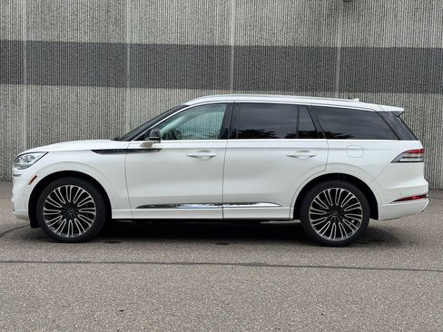Used 2023 Lincoln Aviator Black Label w/ Dynamic Handling Package AWD/4WD image 2