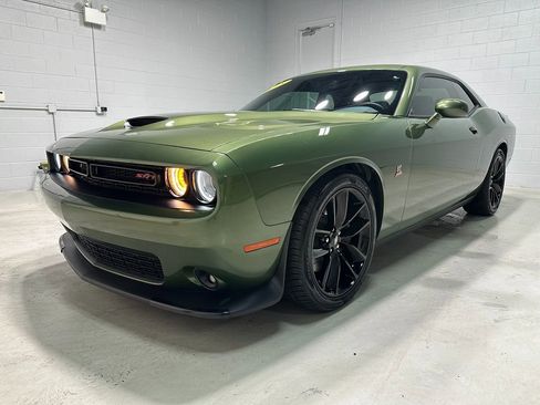 Used 2018 Dodge Challenger R/T Scat Pack RWD image 15