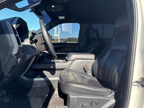 Used 2021 Ford Expedition Max XLT image 8