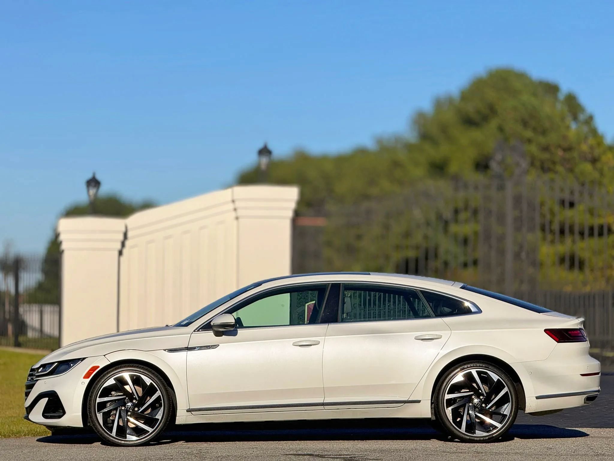 Used 2023 Volkswagen Arteon SEL Premium AWD/4WD image 7