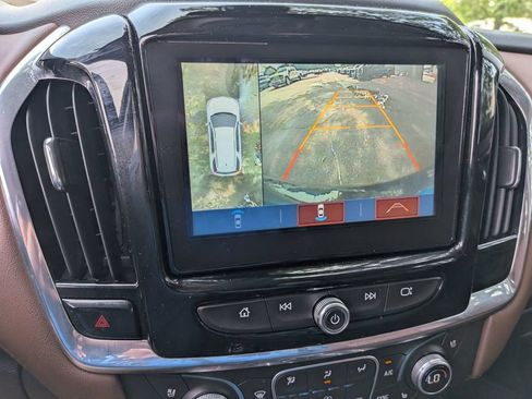 Used 2018 Chevrolet Traverse High Country AWD/4WD image 27