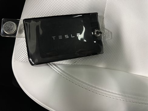 Used 2026 Tesla Model Y 2WD image 36