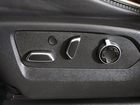 Used 2024 GMC Sierra 3500 Denali Ultimate image 38