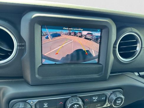 Used 2021 Jeep Wrangler Unlimited Sahara w/ Safety Group AWD/4WD image 15