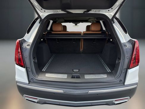 Certified 2023 Cadillac XT5 Premium Luxury w/ Technology Package FWD image 12