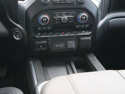 Used 2023 Chevrolet Silverado 2500 LTZ w/ LTZ Plus Package image 15