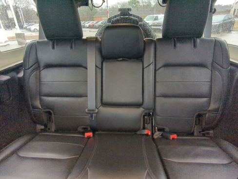 Used 2022 Jeep Wrangler Unlimited Sahara image 21